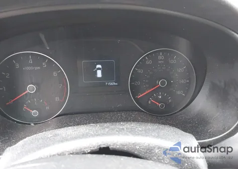 2018 Kia Sportage Lx z USA, uszkodzony, nr VIN KNDPM3AC2J7474313